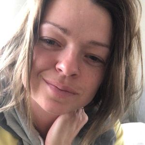 Meet your Posher, Hilary